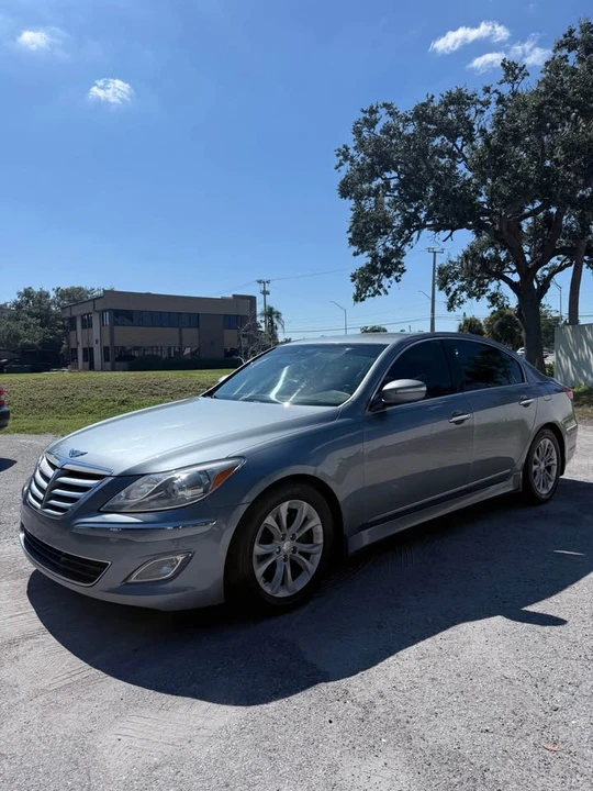 2013 Hyundai Genesis - Image 8 of 17