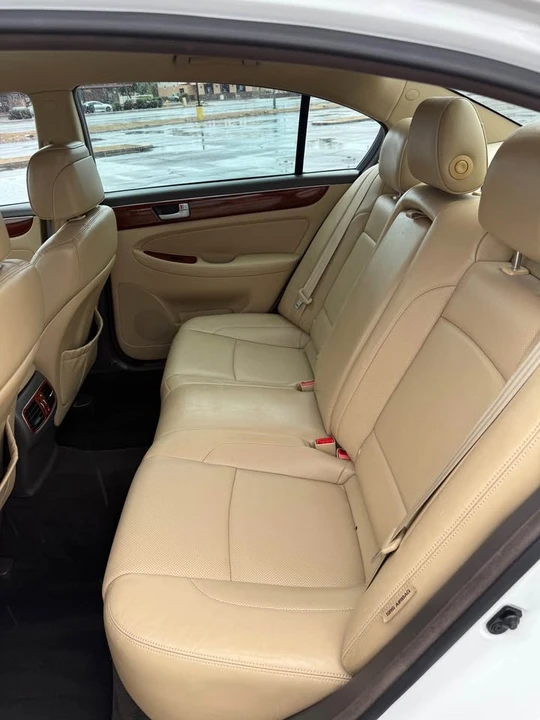 2013 Hyundai Genesis - Image 10 of 19