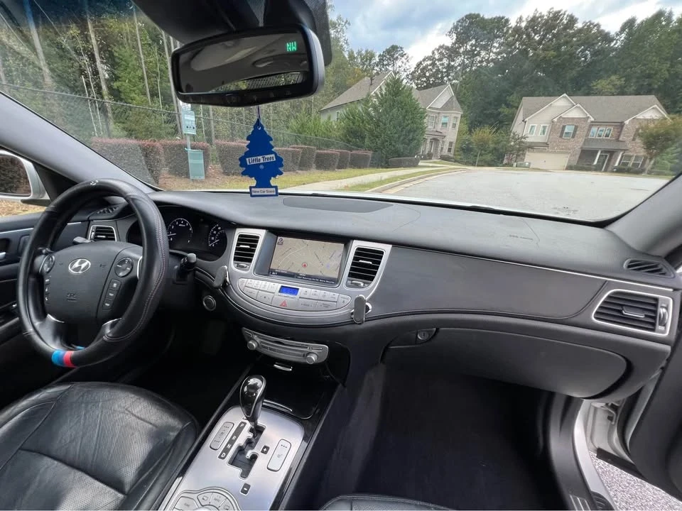 2013 Hyundai Genesis - Image 15 of 20