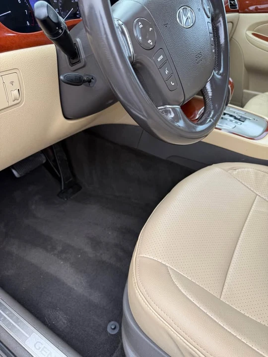 2013 Hyundai Genesis - Image 17 of 19