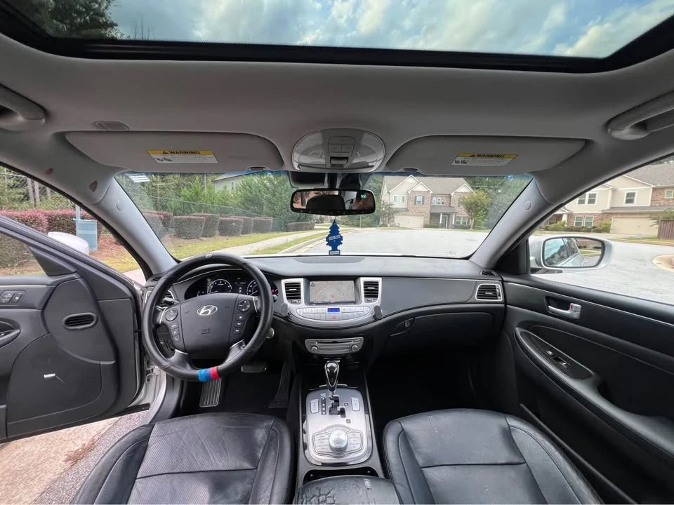 2013 Hyundai Genesis - Image 14 of 20