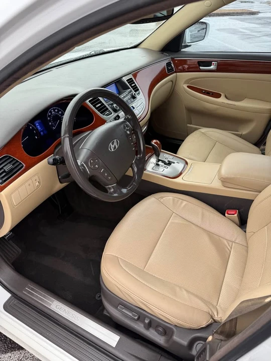 2013 Hyundai Genesis - Image 6 of 19