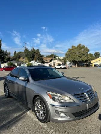 2013 Hyundai Genesis - Image 2 of 11