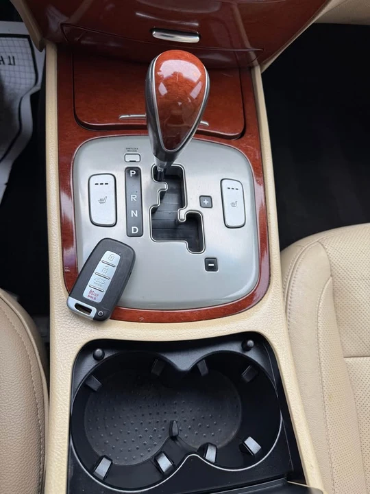 2013 Hyundai Genesis - Image 18 of 19