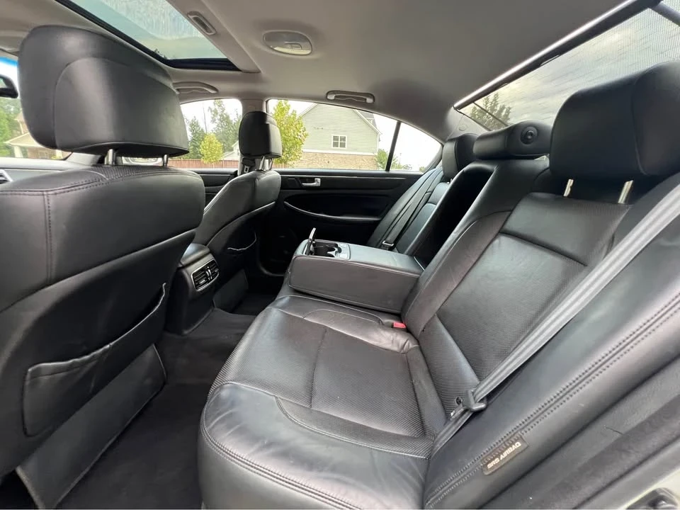 2013 Hyundai Genesis - Image 19 of 20