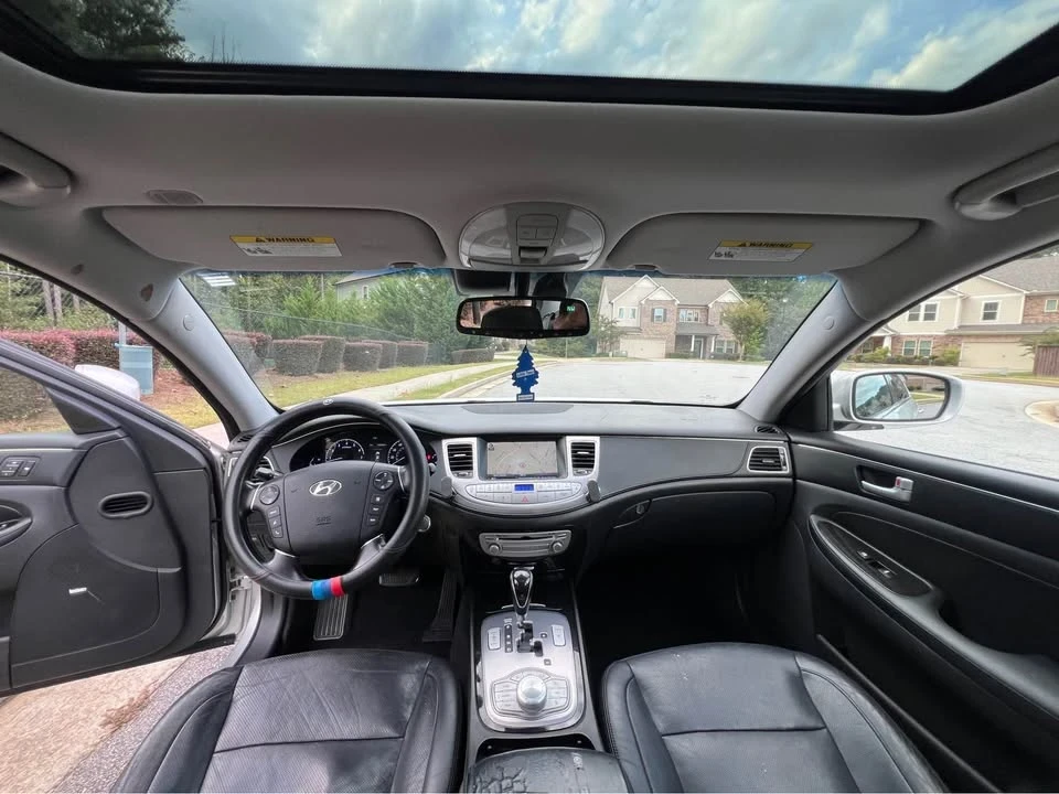2013 Hyundai Genesis - Image 16 of 20