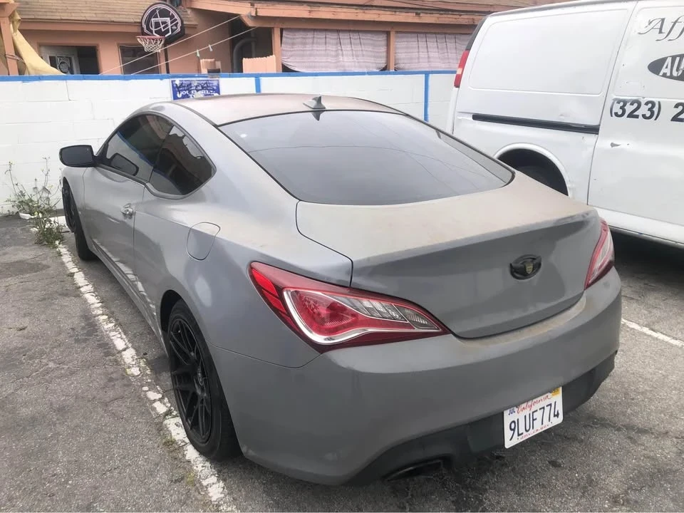 2013 Hyundai Genesis - Image 2 of 3