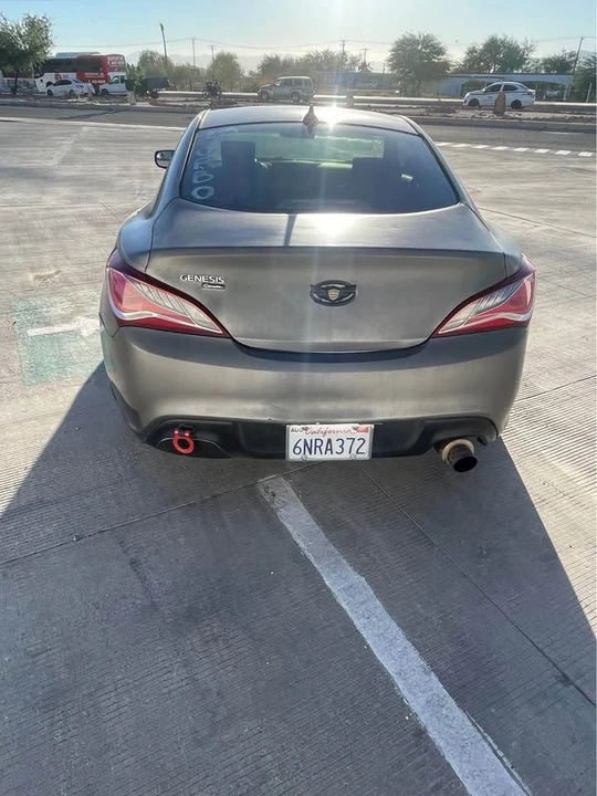 2013 Hyundai Genesis - Image 4 of 8