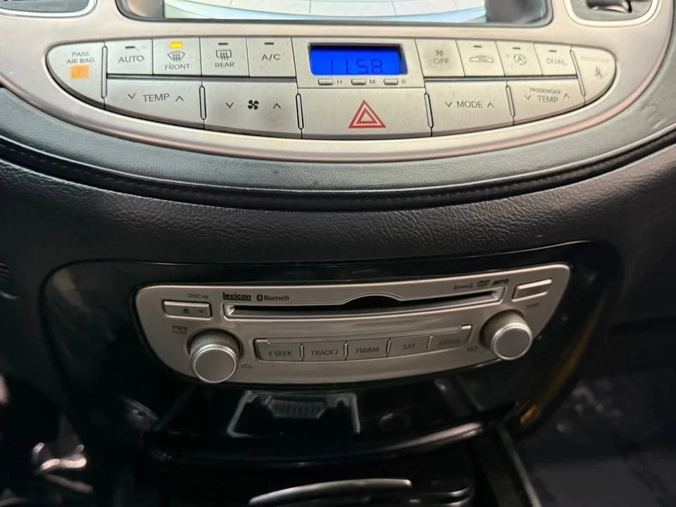 2013 Hyundai Genesis - Image 17 of 20