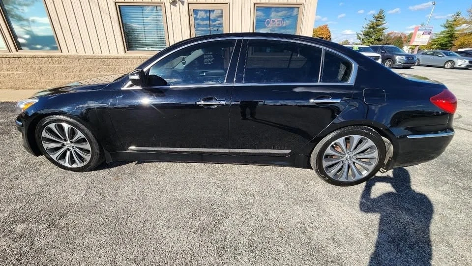 2013 Hyundai Genesis - Image 8 of 18