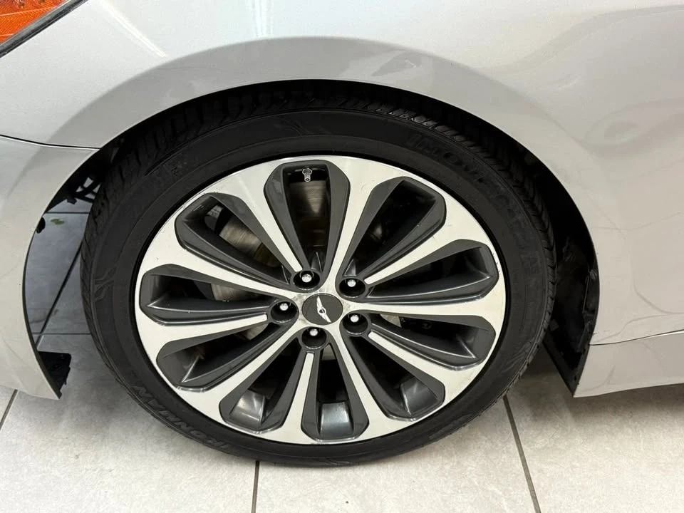 2013 Hyundai Genesis - Image 7 of 20