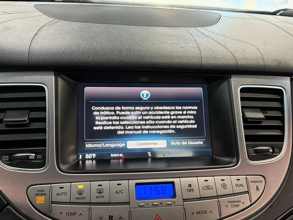 2013 Hyundai Genesis - Image 15 of 20