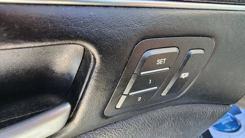 2013 Hyundai Genesis - Image 11 of 18