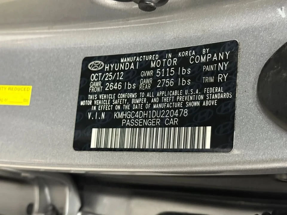 2013 Hyundai Genesis - Image 19 of 20