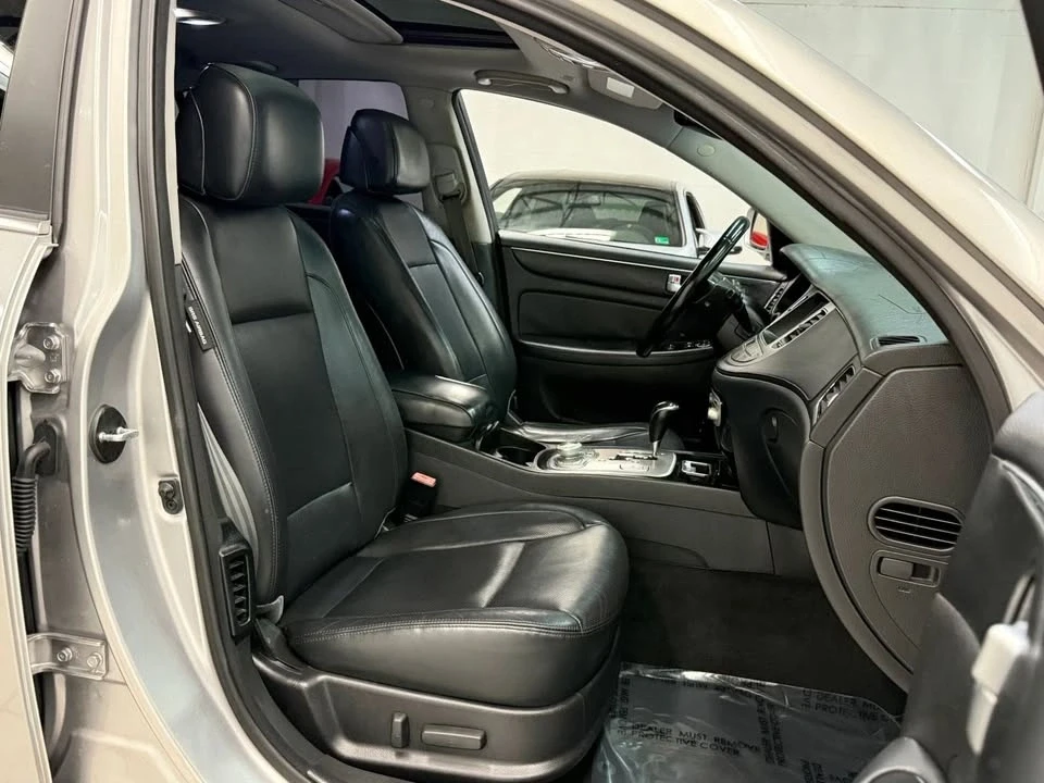 2013 Hyundai Genesis - Image 13 of 20