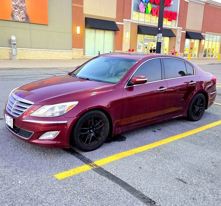 2013 Hyundai Genesis - Image 2 of 8