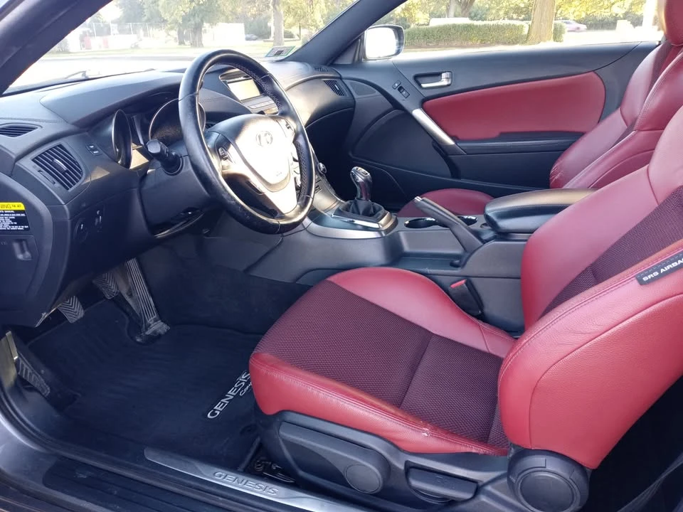 2013 Hyundai Genesis - Image 2 of 5