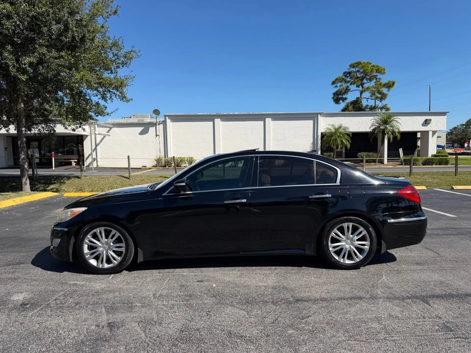 2013 Hyundai Genesis - Image 4 of 12