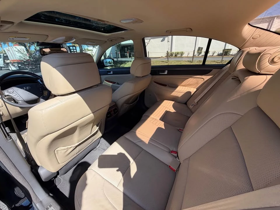 2013 Hyundai Genesis - Image 11 of 12