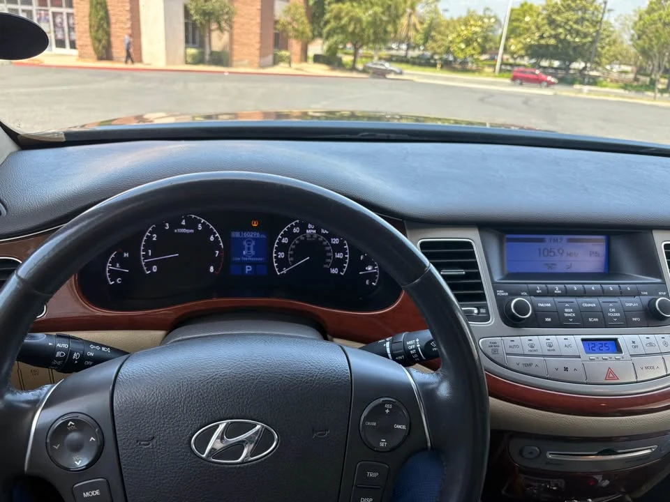 2013 Hyundai Genesis - Image 6 of 8