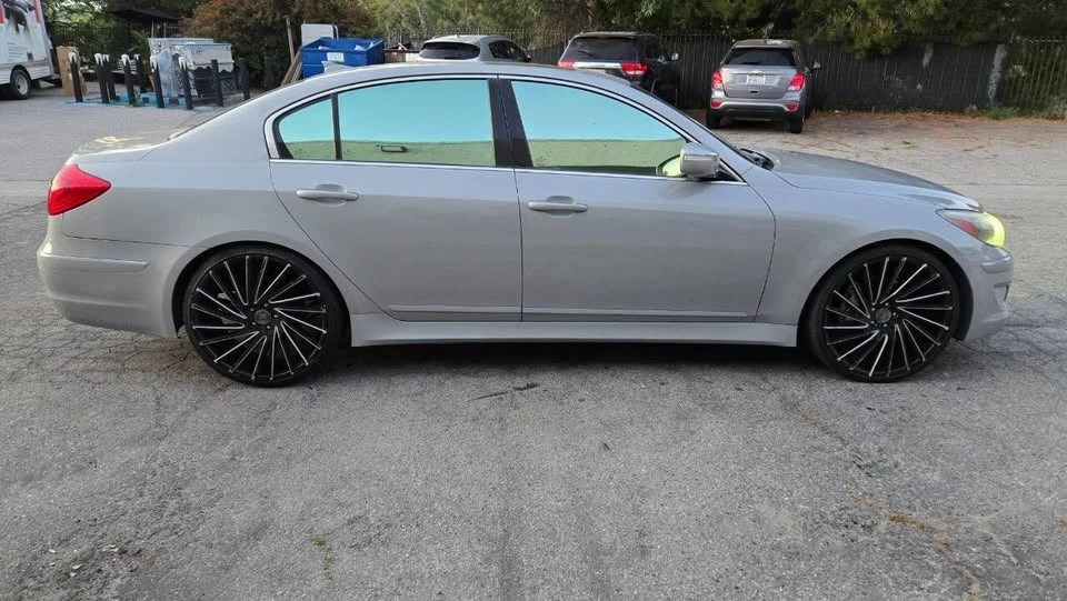 2013 Hyundai Genesis - Image 4 of 20