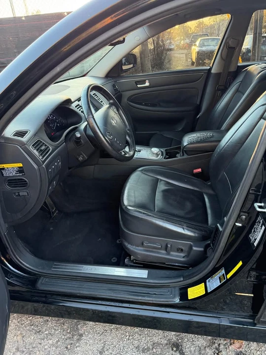 2013 Hyundai Genesis - Image 5 of 8