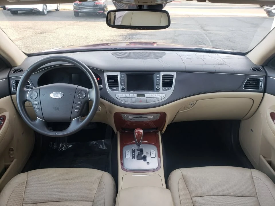 2013 Hyundai Genesis - Image 19 of 20
