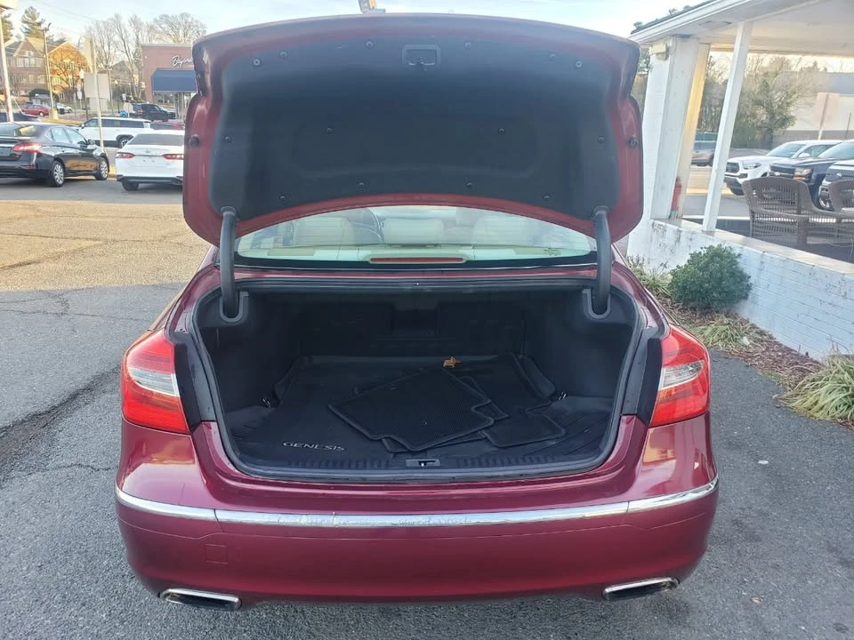 2013 Hyundai Genesis - Image 8 of 20