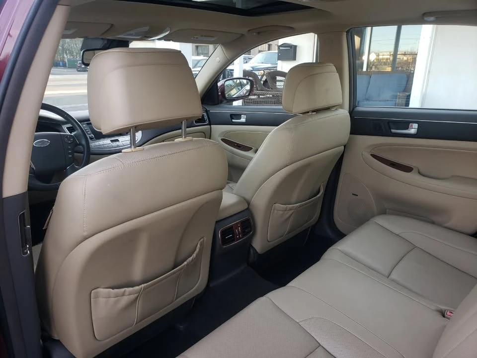2013 Hyundai Genesis - Image 15 of 20