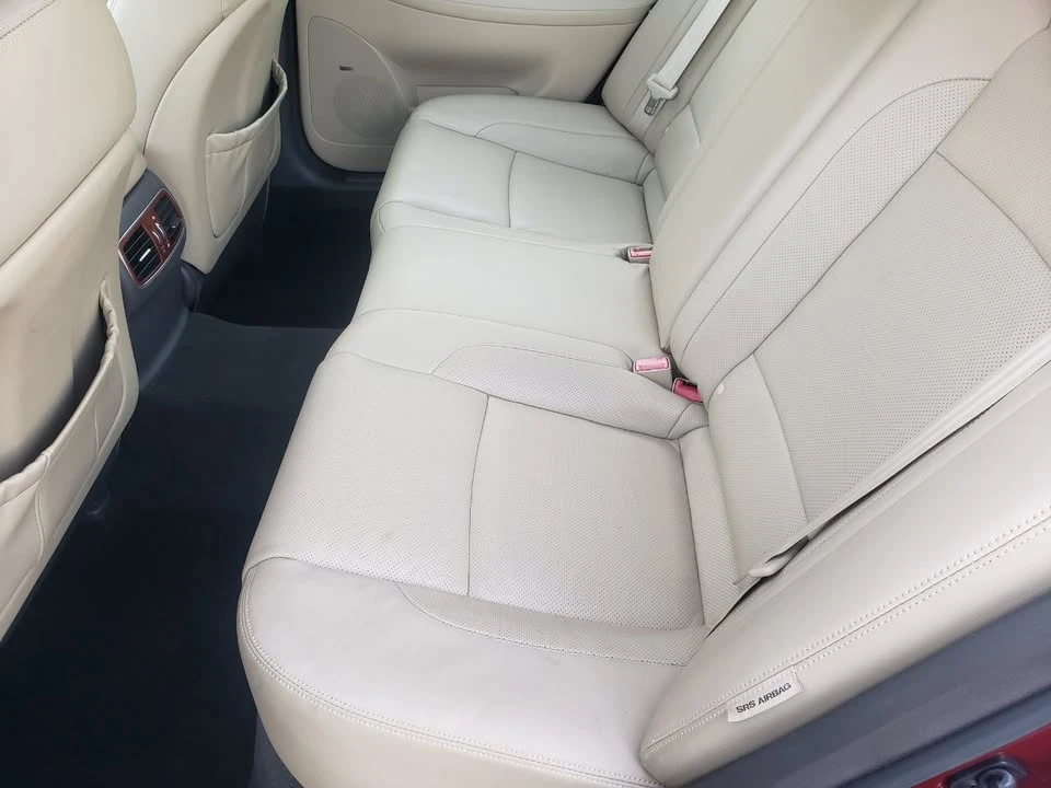 2013 Hyundai Genesis - Image 17 of 20