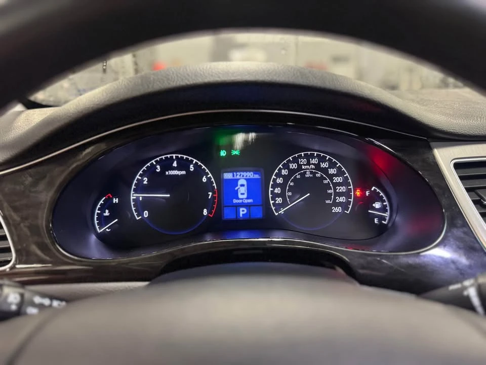 2013 Hyundai Genesis - Image 19 of 19