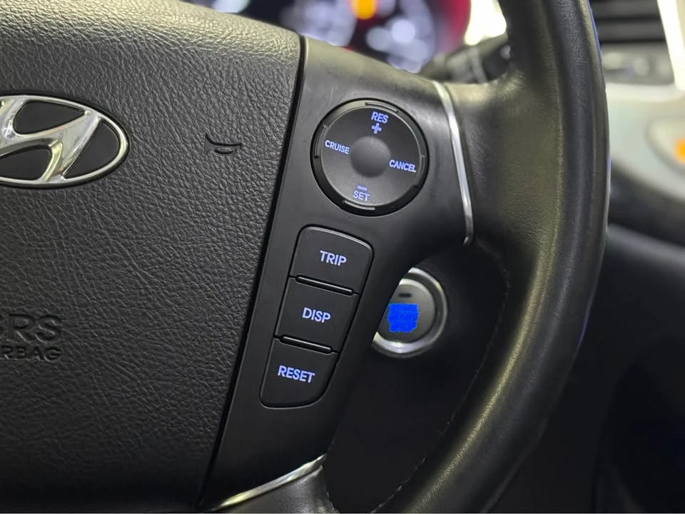 2013 Hyundai Genesis - Image 17 of 19