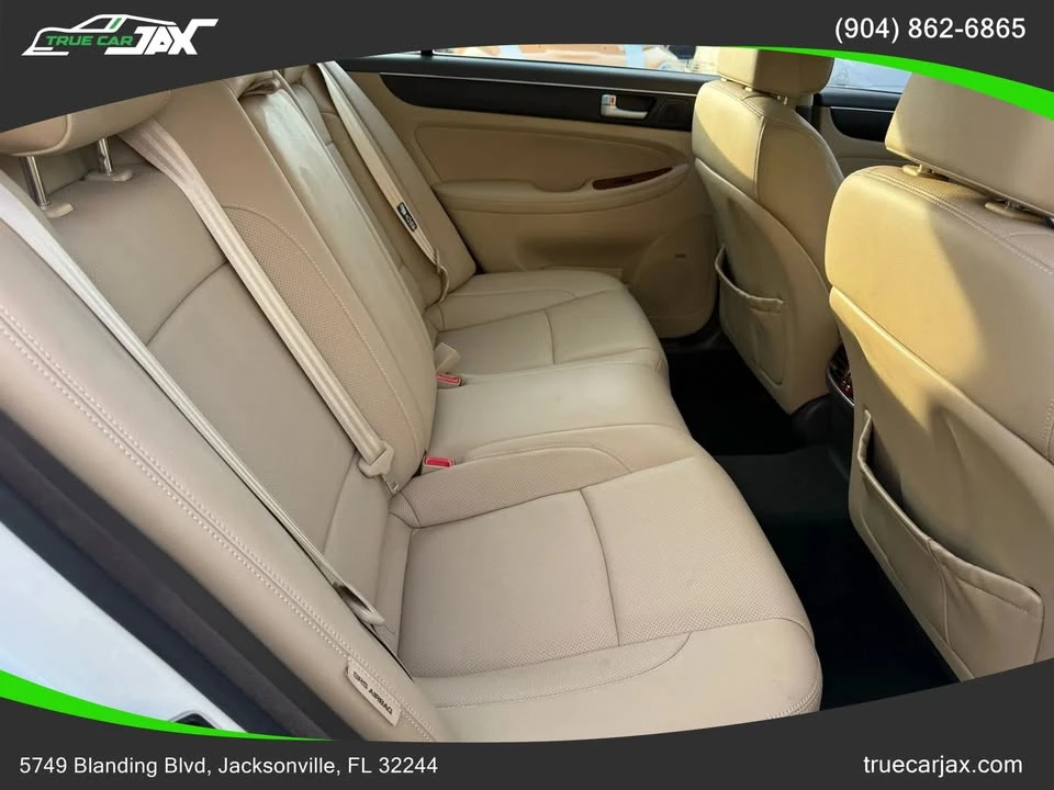 2013 Hyundai Genesis - Image 17 of 20