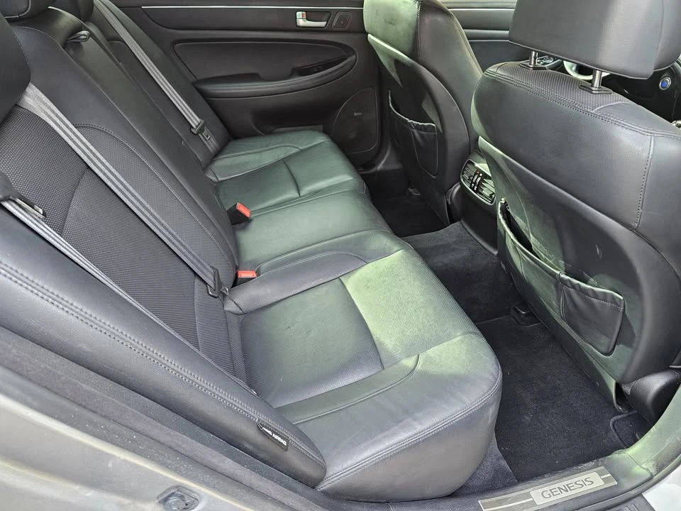 2013 Hyundai Genesis - Image 12 of 20