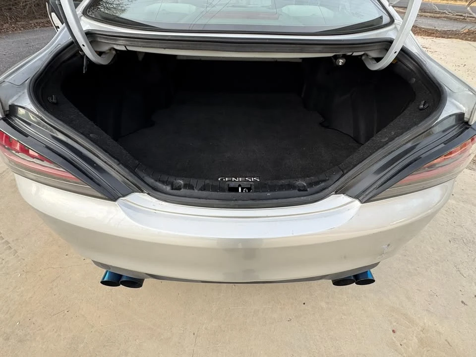 2013 Hyundai Genesis - Image 15 of 15