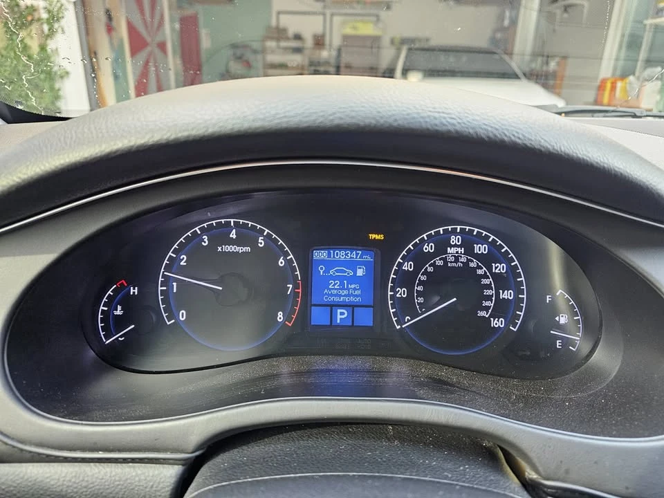 2013 Hyundai Genesis - Image 13 of 20