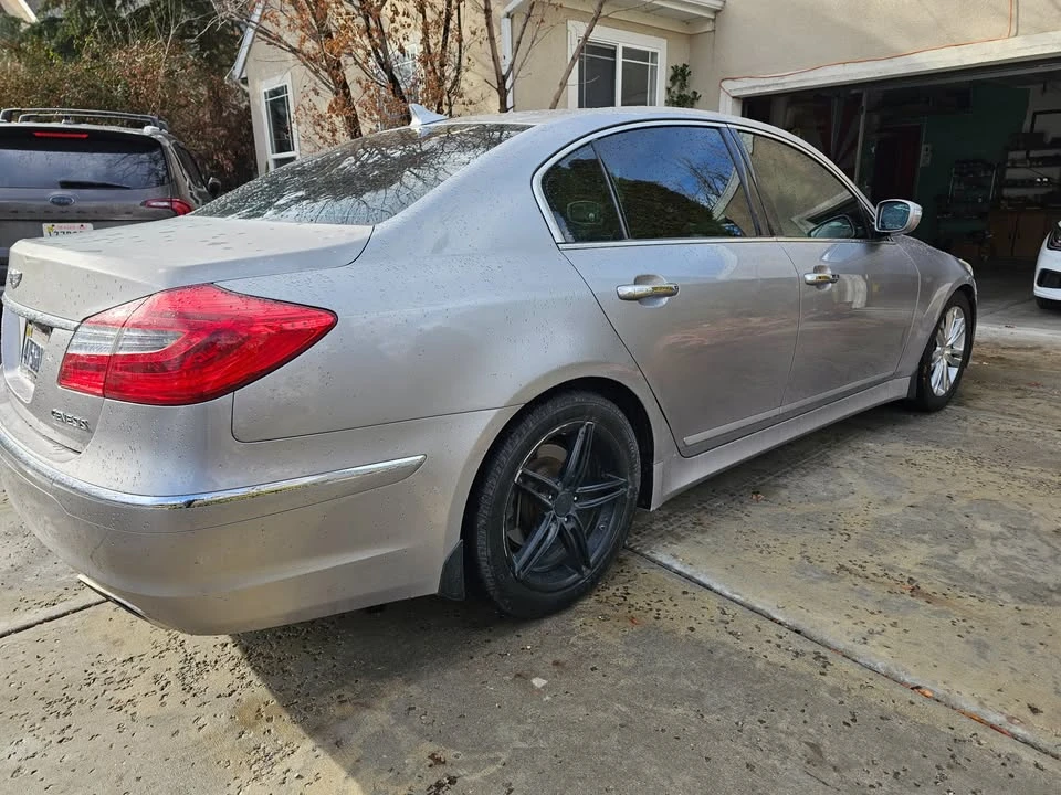 2013 Hyundai Genesis - Image 6 of 20