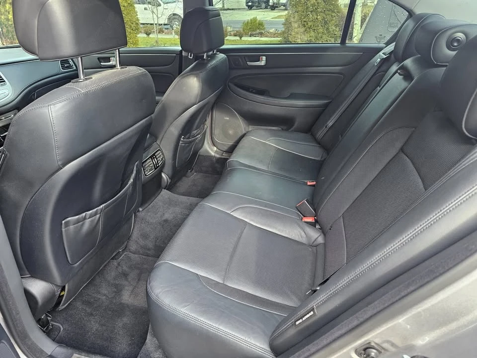 2013 Hyundai Genesis - Image 10 of 20