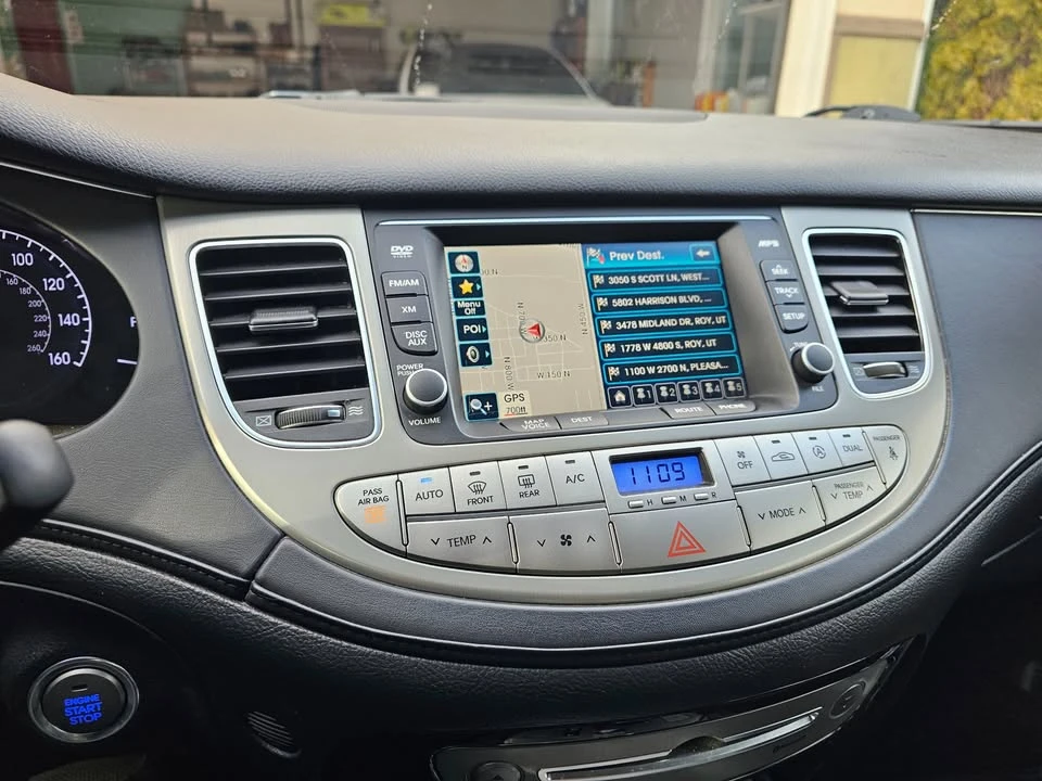 2013 Hyundai Genesis - Image 15 of 20