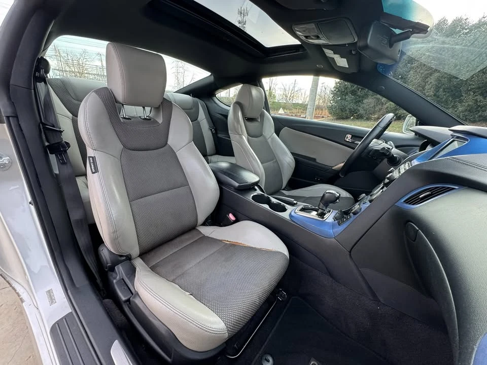 2013 Hyundai Genesis - Image 13 of 15