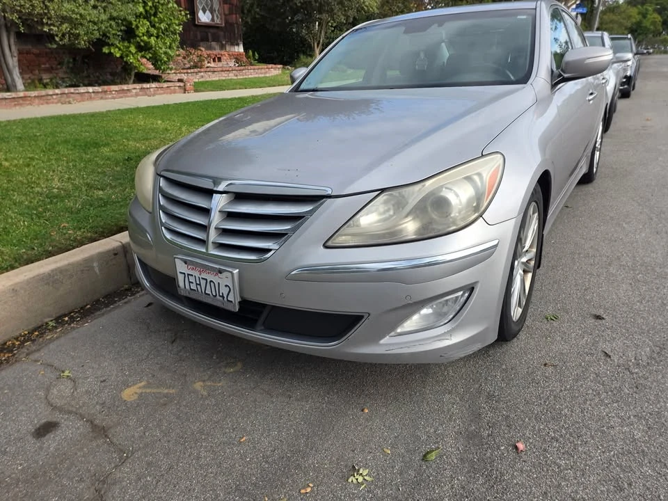 2013 Hyundai Genesis - Image 8 of 9