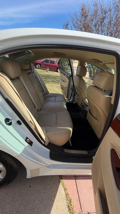 2013 Hyundai Genesis - Image 12 of 16