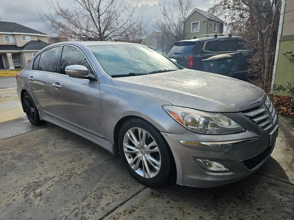 2013 Hyundai Genesis - Image 2 of 20