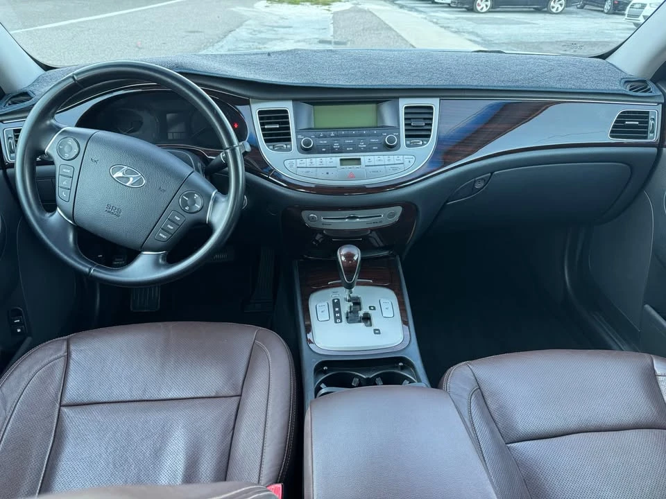2013 Hyundai Genesis - Image 13 of 16