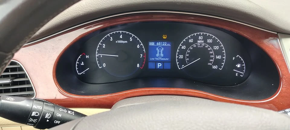 2013 Hyundai Genesis - Image 8 of 8