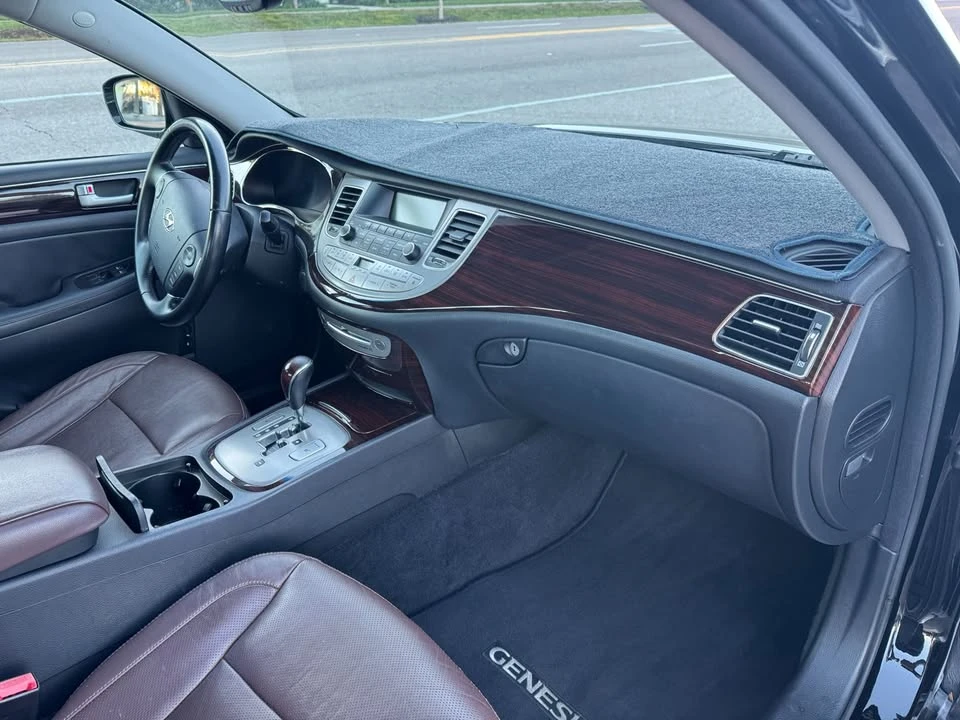 2013 Hyundai Genesis - Image 15 of 16