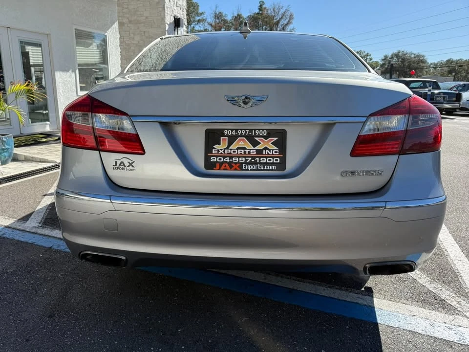 2013 Hyundai Genesis - Image 18 of 20
