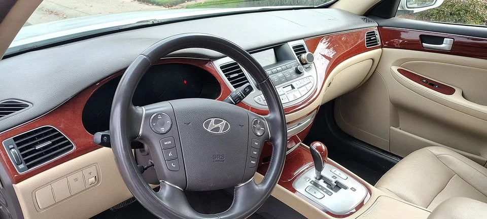 2013 Hyundai Genesis - Image 7 of 8