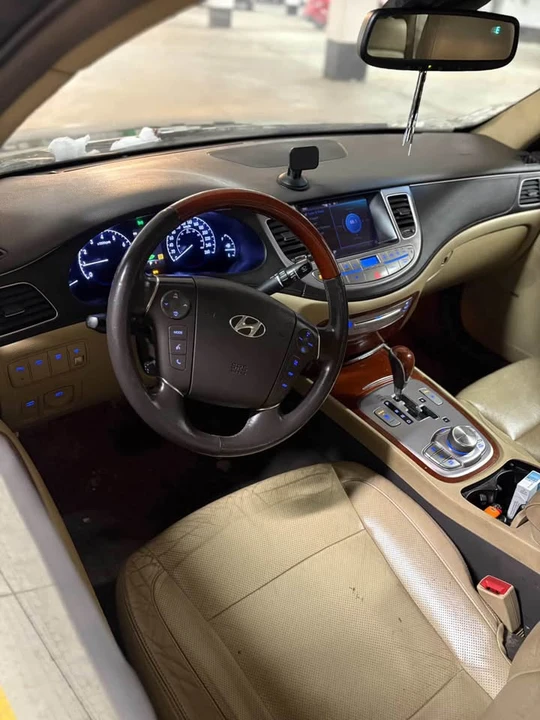 2013 Hyundai Genesis - Image 6 of 8