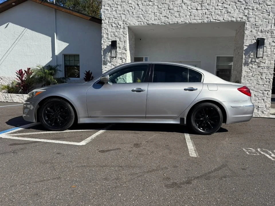 2013 Hyundai Genesis - Image 2 of 20